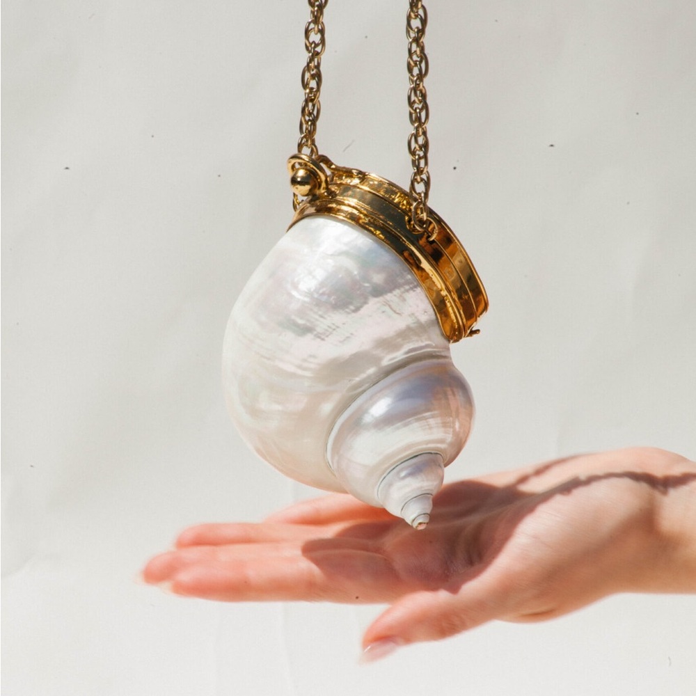 Gold and Cream Shell Clutch - Picture 9 of 16